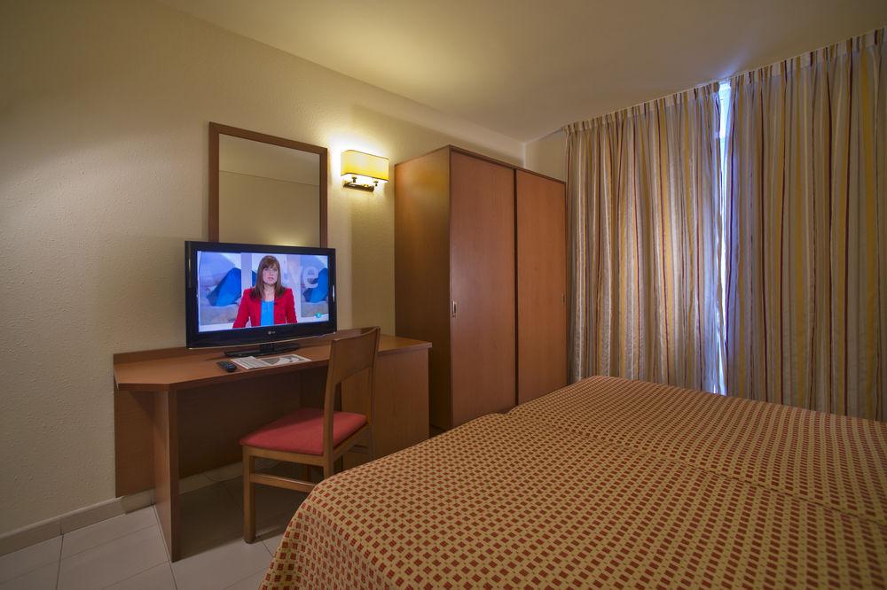 Hotel Mediterraneo Росес Екстериор снимка