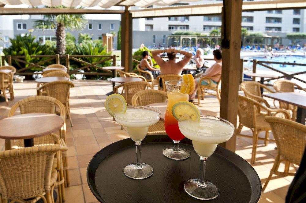 Hotel Mediterraneo Росес Екстериор снимка