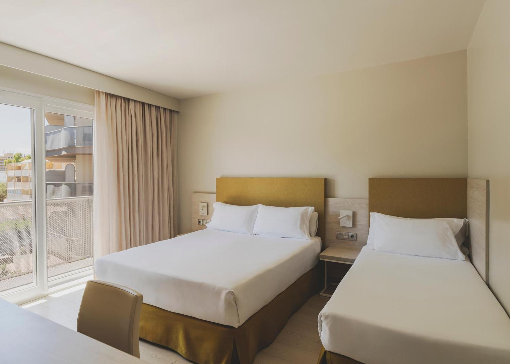 Hotel Mediterraneo Росес Екстериор снимка
