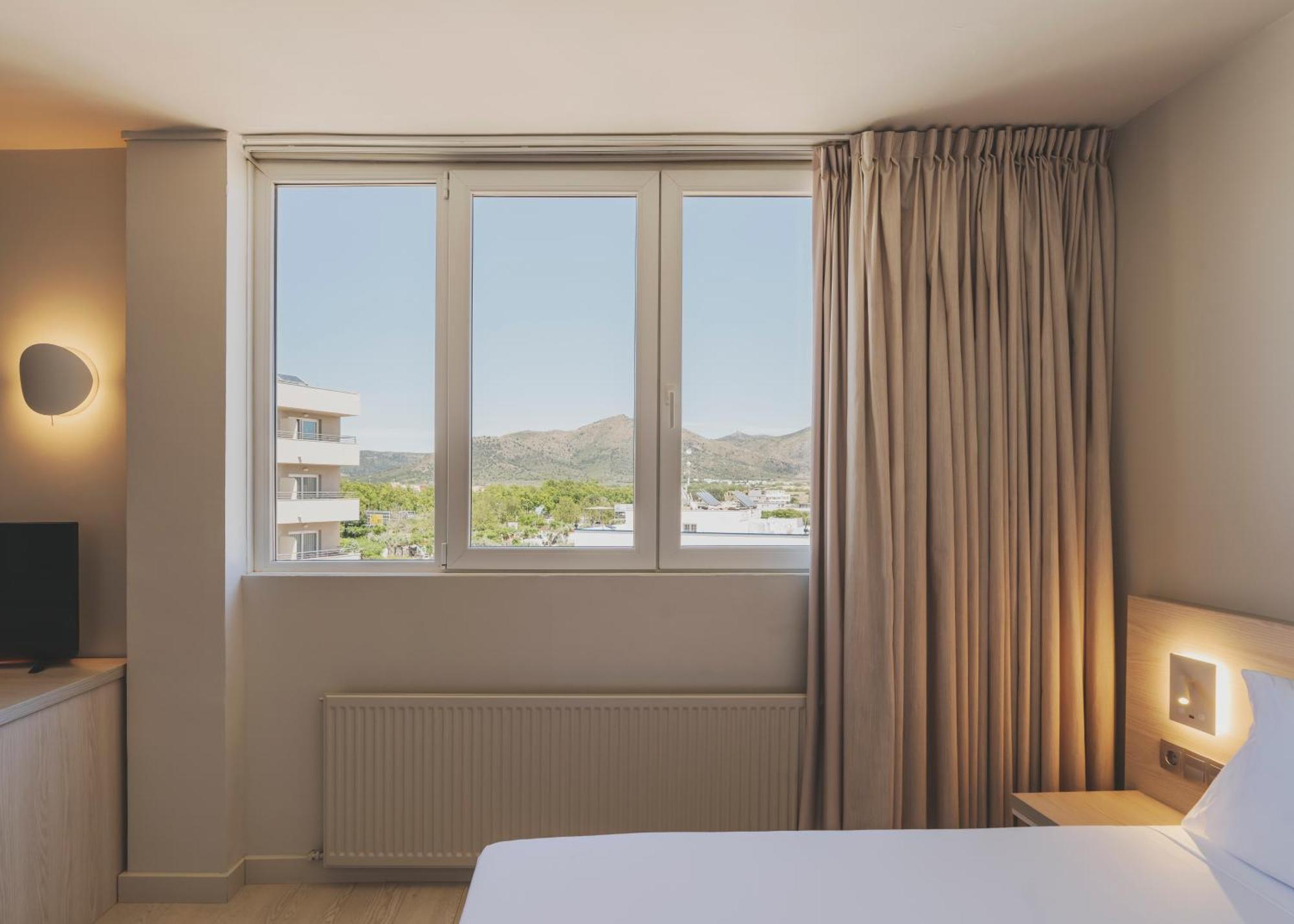 Hotel Mediterraneo Росес Екстериор снимка