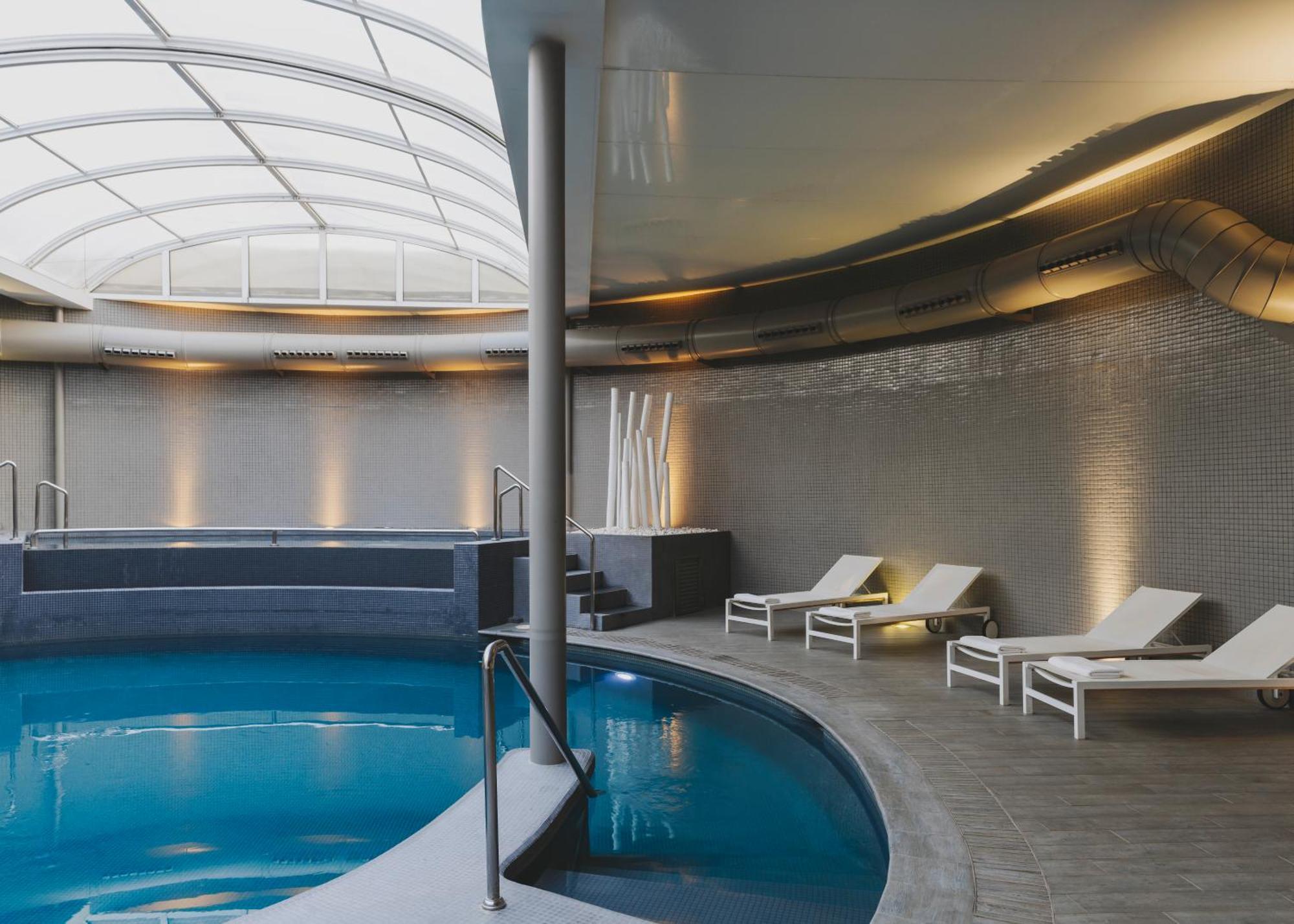 Hotel Mediterraneo Росес Екстериор снимка