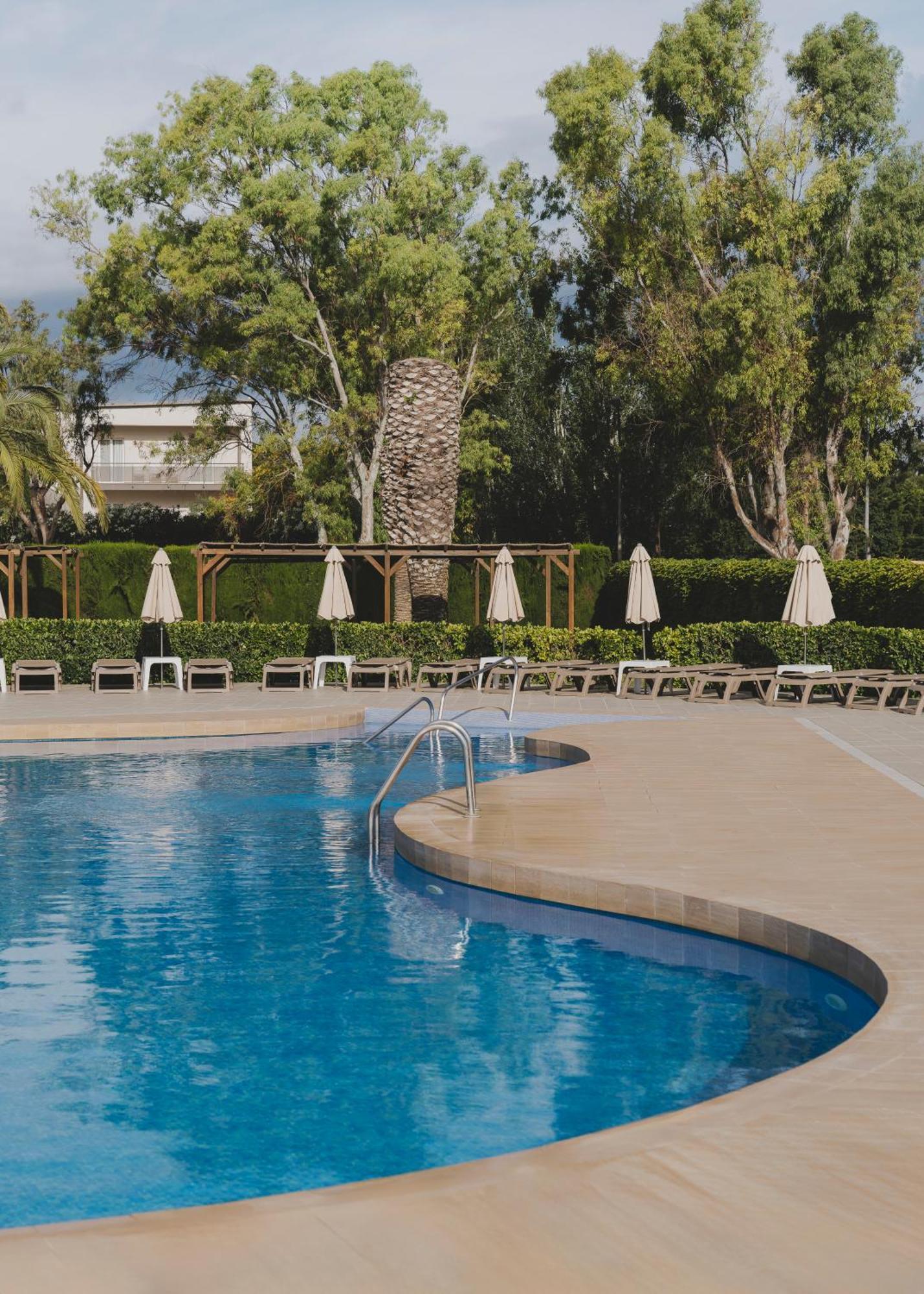 Hotel Mediterraneo Росес Екстериор снимка