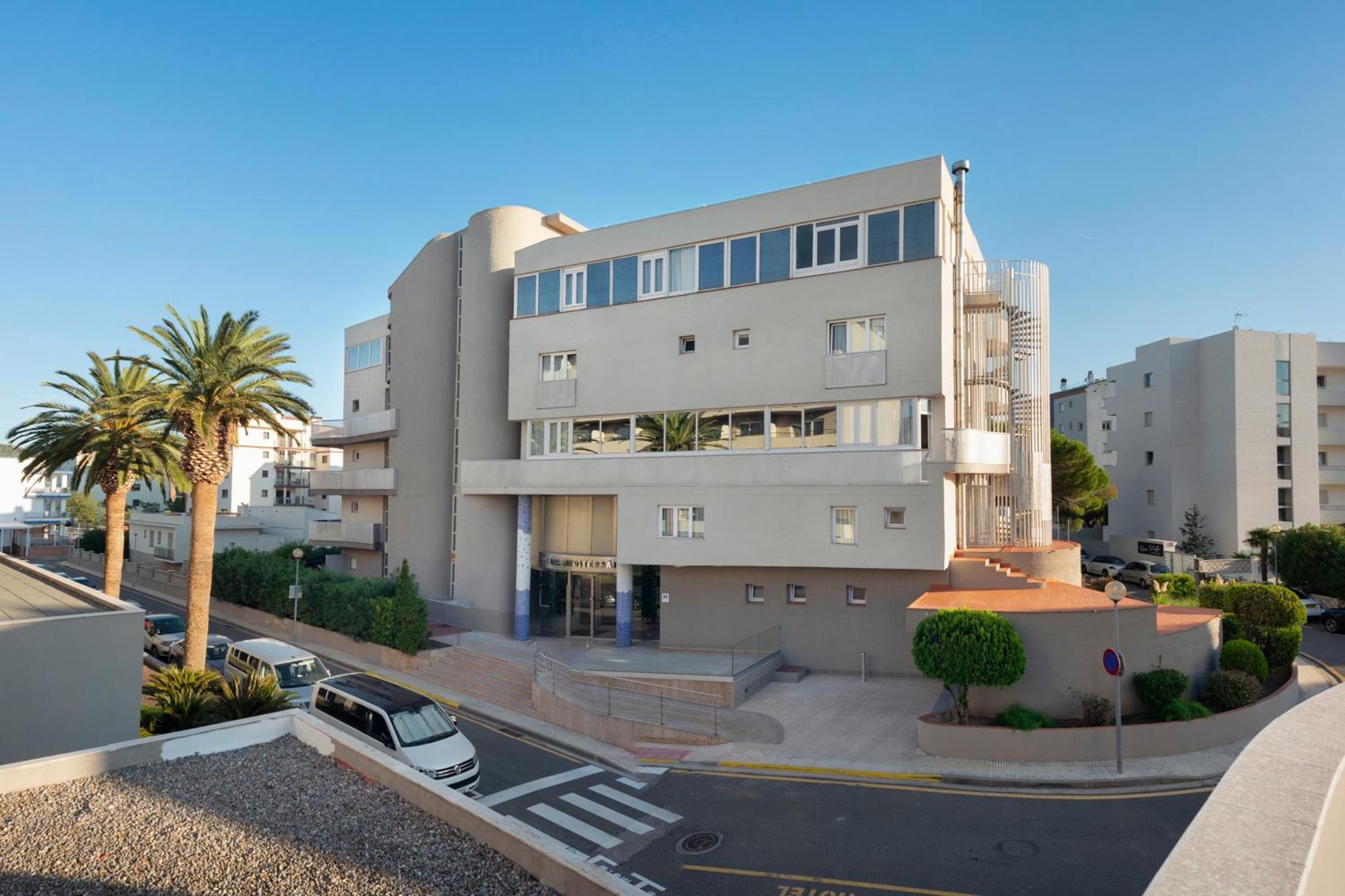 Hotel Mediterraneo Росес Екстериор снимка
